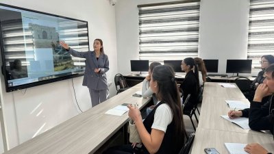 «Тарих» мамандығының 1-курс студенттеріне дәріс өткізді