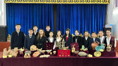 №32 орта мектепте «Тарих аясындағы көне Тараз» көрмеcі