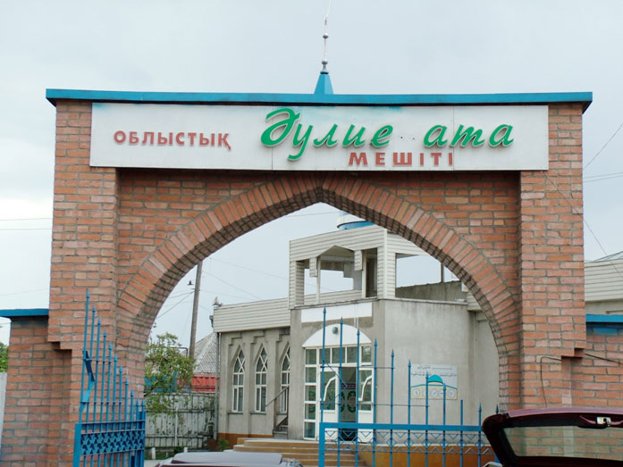 Жүнісбай мешіті, сәулетшісі, 1906-1913 жылдар