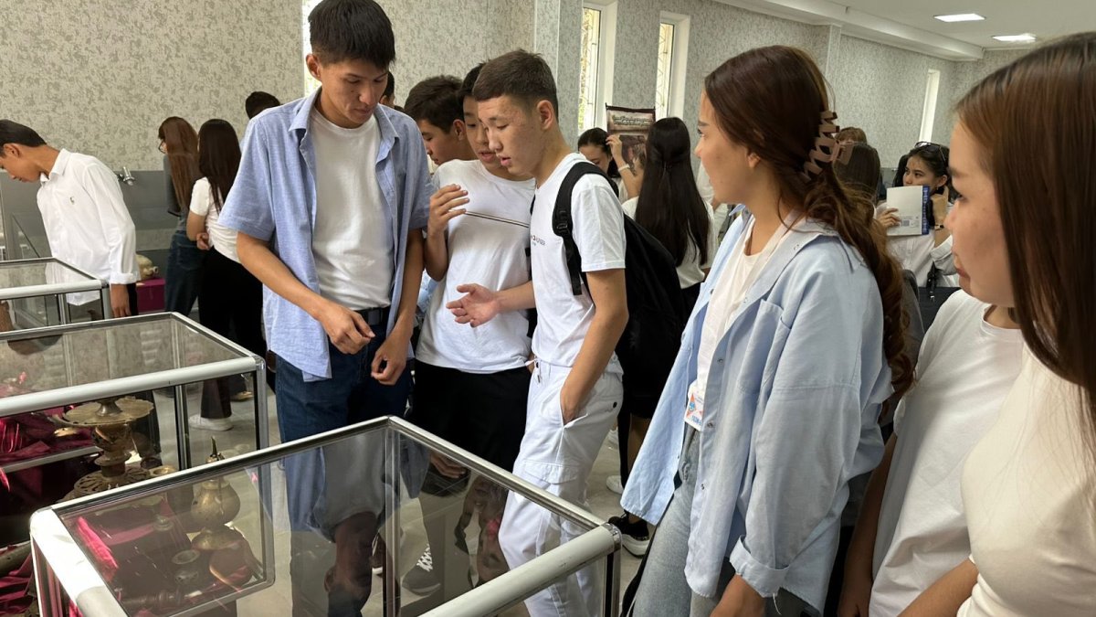 «Әр мамандық – ең маңызды» атты жылжымалы көрме өткізілді