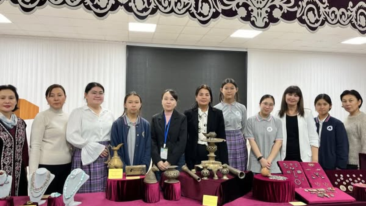 Айша Бибі атындағы дарынды қызы балаларға арналған мамандандырылған «Білім-инновация» лицей-интернатының оқушыларына жылжымалы көрме 15.11.2024