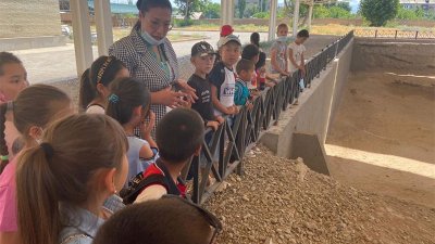 Бастауыш сынып оқушыларына экскурсия жүргізді