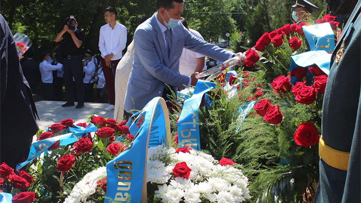 Саяси қуғын-сүргін және ашаршылық құрбандарын еске алу күні