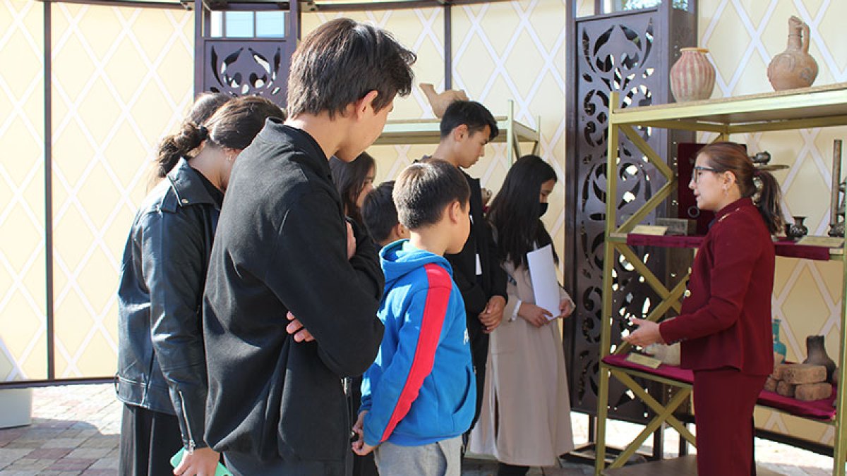 «Жетістікке жетелеген-30 жыл» атты жылжымалы көрме ұйымдастырылды