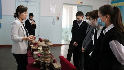 № 39 мектеп-гимназиясында жылжымалы көрме ұйымдастырылды