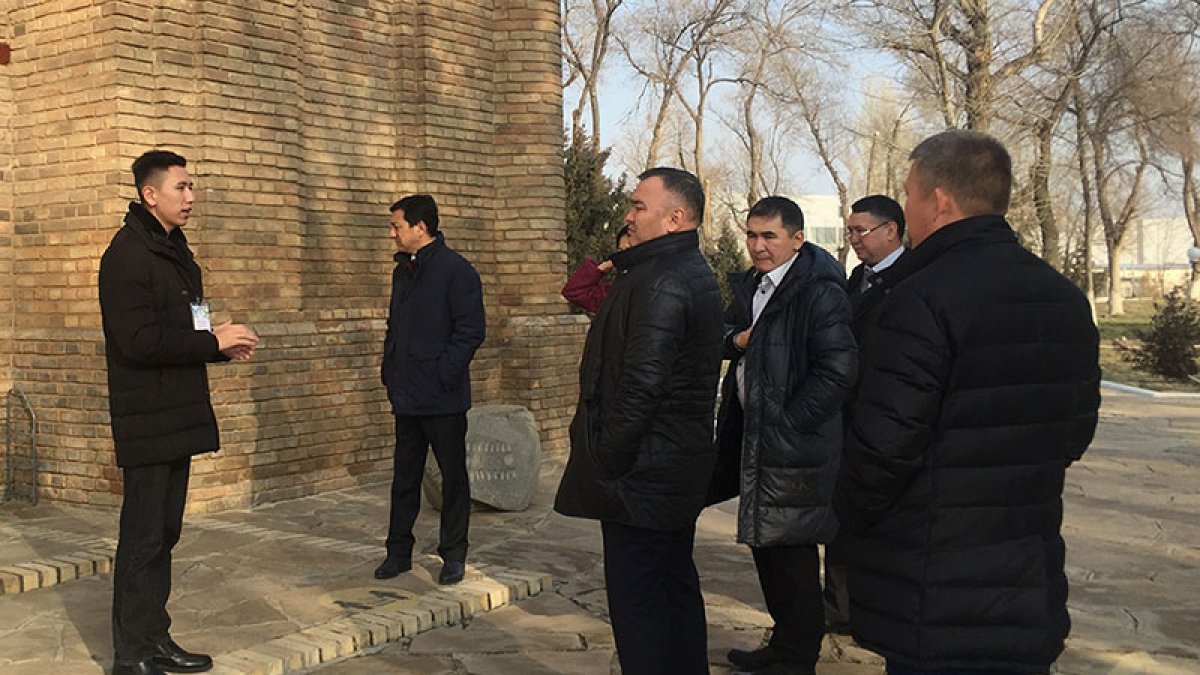 Ежелгі Тараз қонақтарды қарсы алады!