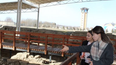 Экскурсия жүргізді