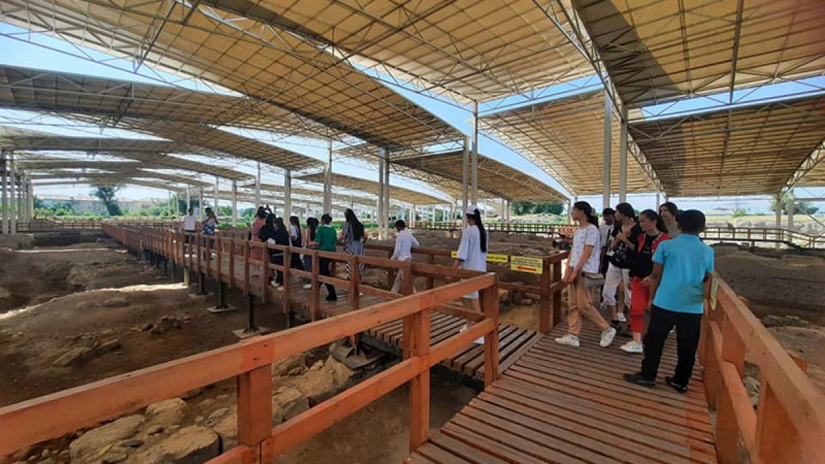 Экскурсиялық тур өткізілуде