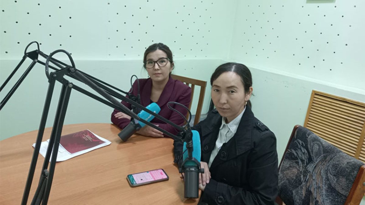 Апталық радиохабарға сұхбат берді