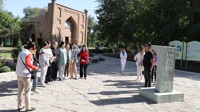 Қарахан кешенінде экскурсия жүргізді