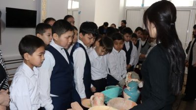 №11 орта мектебіндегі көрме
